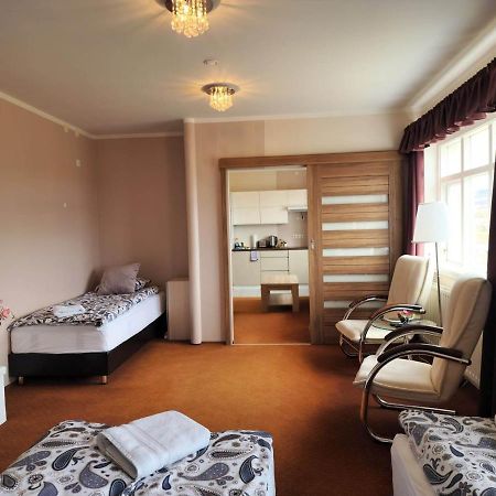 Kiljan Apartments & Rooms Блёндюоус Экстерьер фото