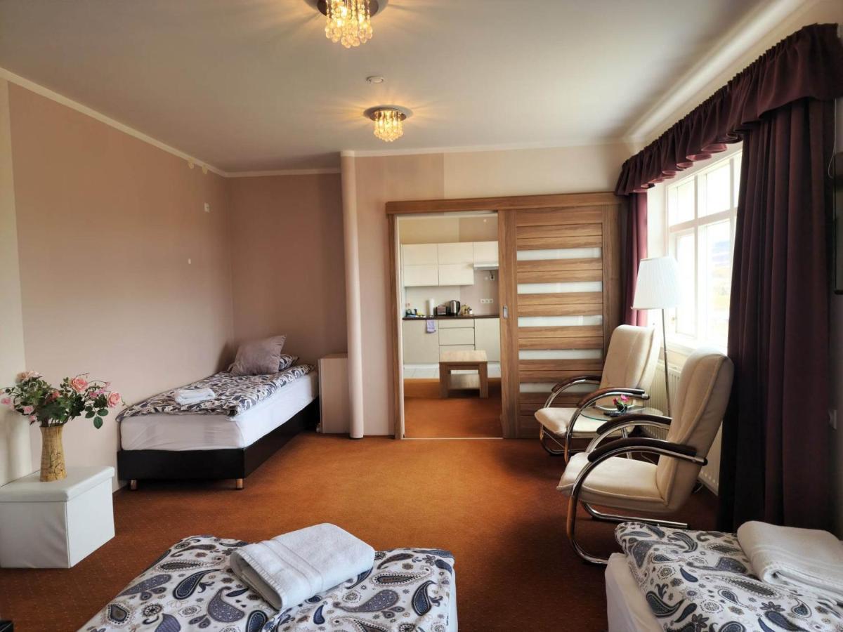 Kiljan Apartments & Rooms Блёндюоус Экстерьер фото
