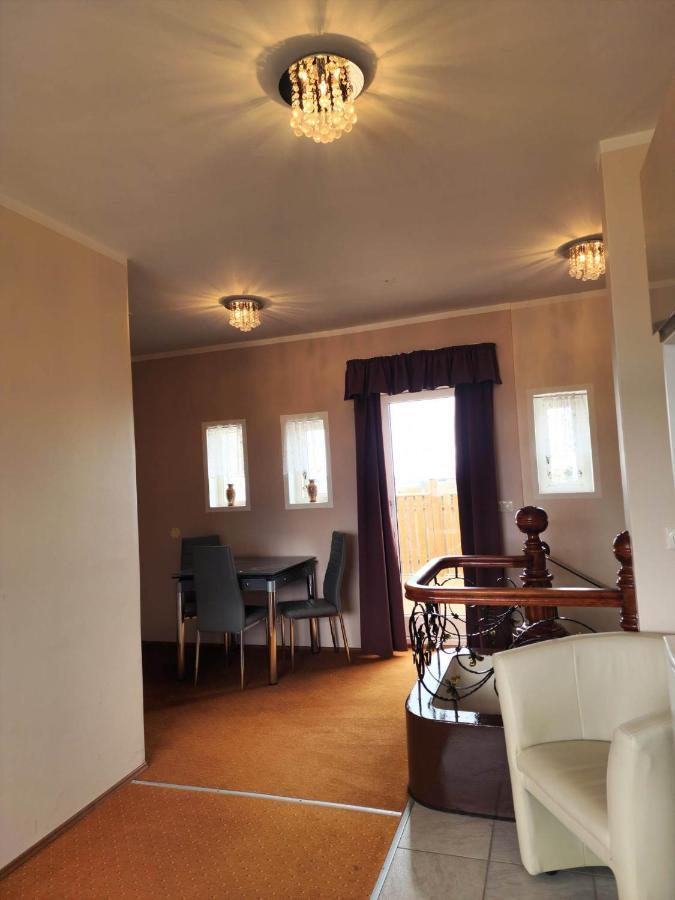 Kiljan Apartments & Rooms Блёндюоус Экстерьер фото