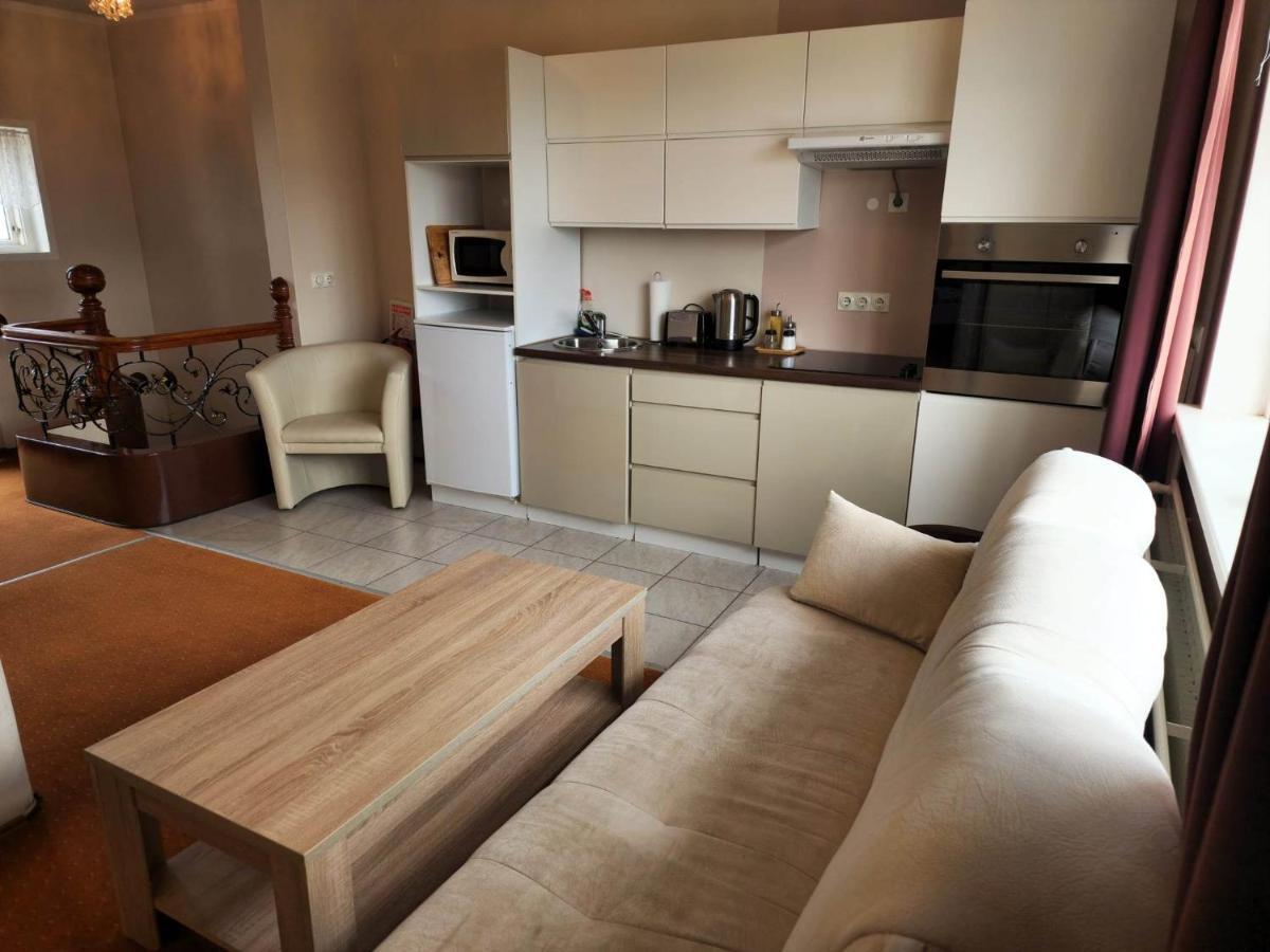 Kiljan Apartments & Rooms Блёндюоус Экстерьер фото