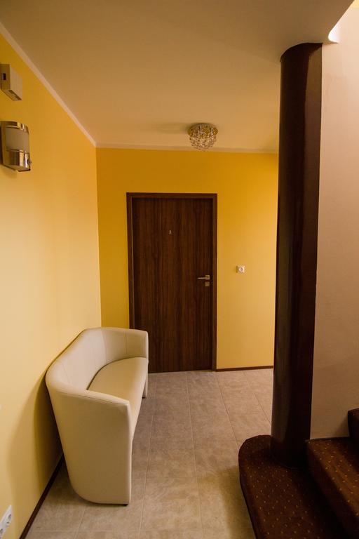 Kiljan Apartments & Rooms Блёндюоус Экстерьер фото